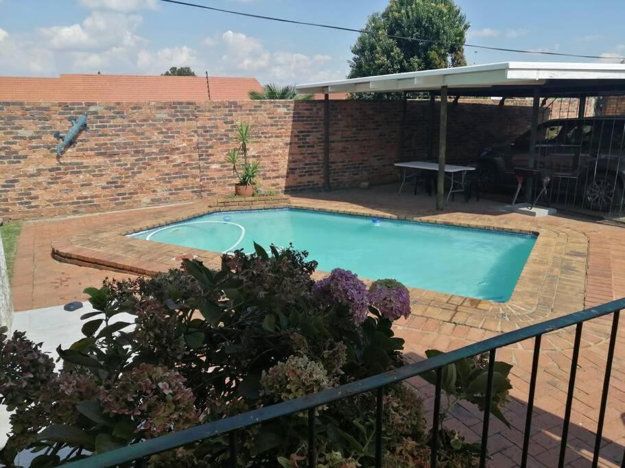 The Hidden Villa Boksburg Exterior foto
